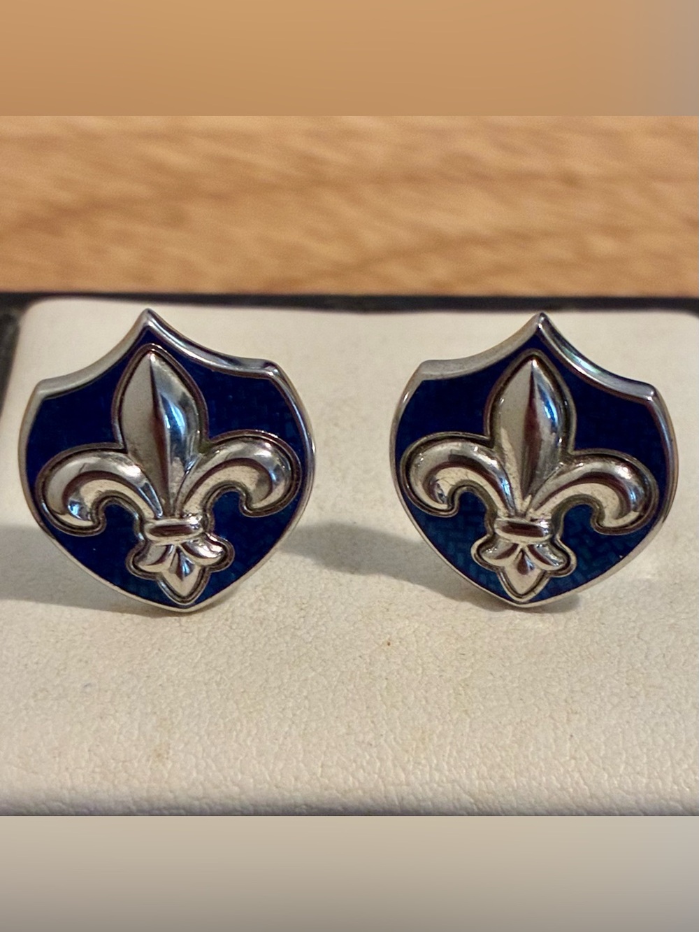 David Donahue Sterling Silver Fleur-de-Lis on Blue Shield Cuff Links - Picture 2 of 5